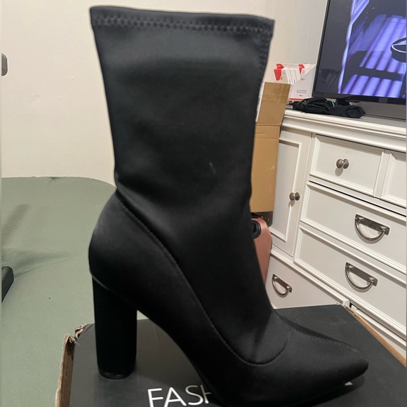 Fashion nova sock booties - Picture 2 of 3